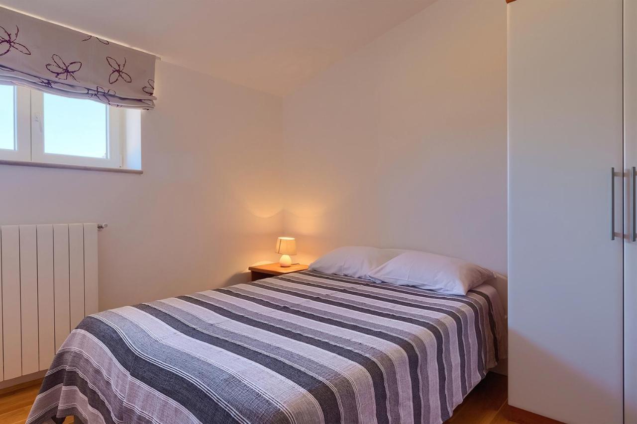 Apartments Boris 771 Fazana Exterior photo
